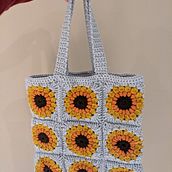 Sunflower Granny Square Crochet Tote Bag. Artesanato projeto de Emily Anderson - 24.11.2021