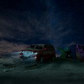 toyotaen la noche. Photograph, and Product Photograph project by Hernán Millán - 11.26.2021