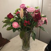 My project in Floral Arrangement Design with Seasonal Blooms course. Interior Design, L, scape Architecture, Decoration, DIY, Floral, and Plant Design project by 7dkm6z7mt9 - 11.30.2021