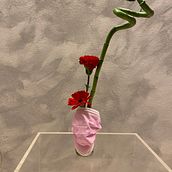 Il mio profiogetto del corso: Floral design con fiori stagione "Fiori in tempo di Covid". Un progetto di Interior design, Paesaggismo, Interior Design, DIY e Design floreale e vegetale di lucia moro - 03.12.2021