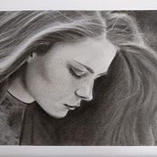 Mi Proyecto del curso: Retrato artístico al carboncillo: creando atmósferas Ein Projekt aus dem Bereich Traditionelle Illustration, Bildende Künste, Zeichnung, Porträtzeichnung, Realistische Zeichnung und Artistische Zeichnung von Vanessa Constanzo - 04.12.2021