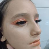 Projeto: Look GlamourColor Quente - Vitor Mesquita. Un proyecto de Cine, vídeo, televisión, Dirección de arte, Diseño de moda y Fotografía de moda de João Vitor Mesquita - 08.12.2021