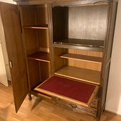 Rénovation meuble TV, secrétaire & chaise metteur en scène. Een project van  Interieurdecoratie van Silvia Della Vittoria - 14.12.2021