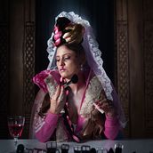 In-Sanctus?. Un proyecto de Fotografía, Dirección de arte, Diseño de iluminación, Retoque fotográfico, Fotografía de moda, Fotografía de estudio y Fotografía digital de suricatophoto - 20.12.2021