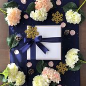 My project in Colorful Flat Lay Photography for Instagram course. Un projet de Réseaux sociaux, Photographie smartphone, Photographie numérique, Marketing mobile, Instagram, Marketing de contenu, Photographie pour Instagram, Marketing pour Instagram, Photographie lifest, le, Photographie de produits, Conception de produits, Publicité , et Design  de Meera Raman - 21.12.2021