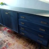 Mi Proyecto del curso: Upcycling de muebles vintage con técnicas de pintura. Un progetto di Upc, cling, Pittura decorativa, Restauro, upc, cling di mobili, Artigianato, Design e creazione di mobili, Interior design, Pittura, DIY e Falegnameria  di Jeannette Aliaga - 22.12.2021