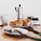 Locuras Caseras - Medialunas. Photograph, Photograph, Post-production, Product Photograph, and Food Photograph project by Agustin Camacho - 12.22.2021