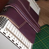 Mon projet du cours : Confection de sacs en cuir professionnels. Design, Accessor, Design, Arts, Crafts, Fashion Design, and Sewing project by Sock Ying - 12.25.2021