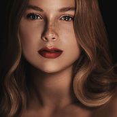 Mi Proyecto del curso: Retoque fotográfico de moda y belleza con Photoshop Ein Projekt aus dem Bereich Fotografie, Fotoretuschierung, Modefotografie, Porträtfotografie und Digitalfotografie von Inna Zahoruiko - 28.12.2021