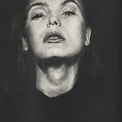 My project in Artistic Charcoal Portraiture: Creating Atmosphere course. Un proyecto de Ilustración tradicional, Bellas Artes, Dibujo, Dibujo de Retrato, Dibujo realista y Dibujo artístico de Kristin Herman - 30.12.2021