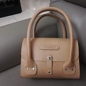 Mi Proyecto del curso: Creación de bolsos de cuero artesanales para principiantes. Arts, Crafts, Product Design, Sewing, Design, Accessor, Design, and Costume Design project by Marlon Chaves Jiménez - 12.28.2021