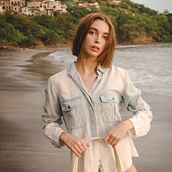 This was a photoshoot I made for aBeach Boutique in Costa Rica I just took the photos no direction more than try to find the right light  . Photograph project by icekcream - 07.17.2021