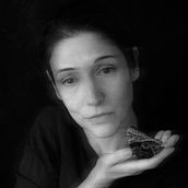 My project in Fine Art Photography: Self-Portraits Filled with Symbolism course (in progress). Een project van Fotografie, Fotografische postproductie, Retoucheren van foto's, Portretfotografie, Studiofotografie, Artistieke fotografie, Fotomontage y Fotografische zelfportretten van Margarida Paiva - 03.01.2022