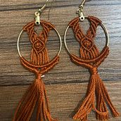My project in Macramé Jewelry course. Arts, Crafts, Jewelr, Design, Fiber Arts, Macramé, and Textile Design project by Cinthia Paulino - 01.04.2022