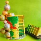 My project in Cake Design: Modern Decorating Techniques course. Design, and DIY project by Michaela Uhorskaiová - 04.02.2021