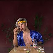 "Con un poco de aguardiente y limón hasta llenar el corazón" 2021. Un projet de Postproduction photographique, Retouche photographique, Photographie de portrait, Photographie de studio, Photographie artistique, Photomontage , et Autoportrait photographique de Hipolito de Jesus Torres Cobos - 31.03.2021