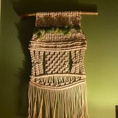 Meu projeto do curso: Introdução ao macramê: criação de um tapete decorativo. Un projet de Création d'accessoires, Artisanat, Design d'intérieur, Décoration, Art textile, Macramé , et Design textile de patricia_carvalho_1 - 03.01.2022