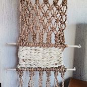 Mi Proyecto del curso: Introducción al macramé: creación de un tapiz decorativo. Accessor, Design, Arts, Crafts, Interior Design, Decoration, Fiber Arts, Macramé, and Textile Design project by Paulina Suárez - 01.09.2022