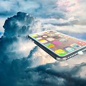 A Space Smartphone. Un projet de Photographie, Postproduction photographique, VFX, Retouche photographique, Photographie artistique, Composition photographique , et Photomontage de Salvatore Storino - 12.01.2022