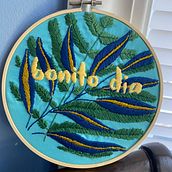 Mi Proyecto del curso: Bordado con aguja: crea una composición vegetal. Traditional illustration, Embroider, Color Theor, and Textile Design project by Lileny Salazar Ulloa - 01.12.2022