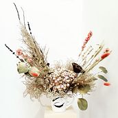 Mi Proyecto del curso: Diseño de centros con flores secas y preservadas. Un proyecto de Diseño floral, vegetal, Diseño de interiores, Paisajismo, Decoración de interiores y DIY de Zelma Estrada - 16.01.2022