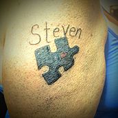 This is a free hand Autism puzzle piece, for a close family member. Un proyecto de Diseño de tatuajes de Katora Grasso - 20.01.2022