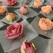 Mi Proyecto del curso: Flores de crema de mantequilla para cake design. Design, and DIY project by Pamela k - 01.21.2022