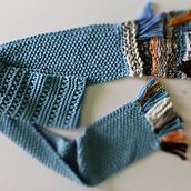 My project in Tapestry and Knitting for Garments and Accessories course. Accessor, Design, Arts, Crafts, Fiber Arts, DIY, Knitting, Weaving, and Textile Design project by Angie Mesih - 01.26.2022