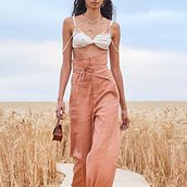 Mi Proyecto del curso: Introducción al diseño de moda. Un proyecto de Diseño de moda de Camila Arrieta Montañez - 31.01.2022