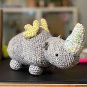 Mi Proyecto del curso: Diseño y creación de amigurumis. Un proyecto de Artesanía, Diseño de juguetes, Tejido, DIY, Crochet, Amigurumi y Diseño textil de Daniela Acuña - 03.02.2022