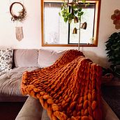 Chunky Throw/Arm Knitting. Un proyecto de Artesanía de AlphaDeltaRomeo - 03.02.2022