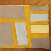 My project in Introduction to Contemporary Patchwork course. Un proyecto de Diseño de moda, Costura, DIY y Diseño textil de Vihra Nedyalkova - 09.02.2022