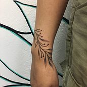 Muñequera Botánica. Tattoo Design project by Rodrigo Bañados - 02.10.2022