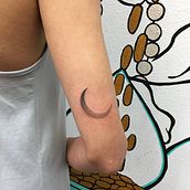 Luna en degradé. Tattoo Design project by Rodrigo Bañados - 02.10.2022