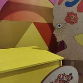 Mi Proyecto del curso: Introducción al vitrinismo comercial. Een project van Papercraft,  Interieur, DIY, Retailontwerp y Ruimtelijk ontwerp van Mayra Delgado - 11.02.2022