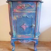 My project in Upcycling Vintage Furniture with Painting Techniques course. Arts, Crafts, Furniture Design, Making, Interior Design, Painting, DIY, Woodworking, Upc, cling, Decorative Painting, Furniture Restoration, Upc, and cling project by Nika Nika - 02.11.2022