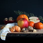 My project in Dark Mood Photography for Culinary Projects course. Un progetto di Fotografia gastronomica, Fotografia per Instagram, Food St e ling di Jenny Li - 12.02.2022