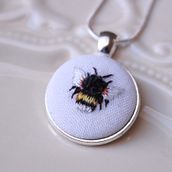 My project in Miniature Needlework: Make Embroidered Jewelry course. Jewelr, Design, Embroider, and Textile Design project by schkinga83 - 02.14.2022