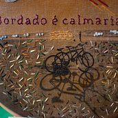 Bordado é calmaria. Photograph, Collage, Paper Craft, Printing, Embroider, DIY, and Textile Design project by Heloiza Egas - 02.28.2022
