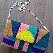 My project in Punch Needle Techniques for Custom Accessories course. Un progetto di Artigianato, Ricamo, Fiber Art, DIY, Punch needle e Textile Design di Vicki - 23.02.2022