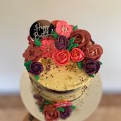 My project in Decorative Buttercream Flowers for Cake Design course . % Sinem Bidawid tarafından hazırlanan Tasarım, Ve Kendin Yap projesi - 02.22.2022