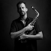 Músicos. Un proyecto de Fotografía de retrato, Iluminación fotográfica, Fotografía de estudio y Fotografía analógica de Juan P. Bialade - 25.02.2022