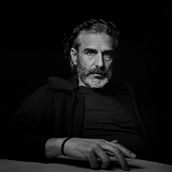 Leonardo Sbaraglia.. Un proyecto de Fotografía de retrato, Fotografía de estudio, Iluminación fotográfica y Fotografía analógica de Juan P. Bialade - 25.02.2022