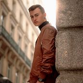 RETRATO URBANO MADRID (Enero 2022) . Photograph, Photo Retouching, Portrait Photograph, and Outdoor Photograph project by Jonathan Alonso - 01.26.2022
