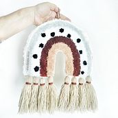 Tapiz decorativo con punch needle. Un progetto di Artigianato, Interior design e Ricamo di Laura Marcellino - 04.03.2022