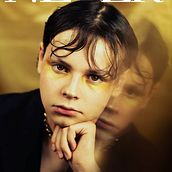 NEVER MAGAZINE. Un progetto di Fotografia, Postproduzione fotografica, Ritocco fotografico, Fotografia di moda, Fotografia di ritratto e Illuminazione fotografica di Cristian Nuñez Ruminot - 07.03.2022