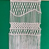 My project for course: Introduction to Macramé: Creation of a Decorative Tapestry. Accessor, Design, Arts, Crafts, Interior Design, Decoration, Fiber Arts, Macramé, and Textile Design project by Joeleita Agard - 03.08.2022
