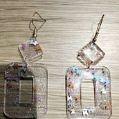 Meu projeto do curso: Design de joalheria com resina. Un proyecto de Diseño de complementos, Artesanía, Diseño de joyas y DIY de Filipa Vitorino - 09.03.2022
