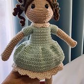 Mi Proyecto del curso: Amigurumi: diseño de ropa, pelo y complementos. Een project van Craft, Speelgoedontwerp, Textiel, Haken, Amigurumi y Textielontwerp van Navarro - 06.03.2022