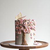 My project for course: Decorative Buttercream Flowers for Cake Design. Projekt z dziedziny Craft i Fotografia kulinarna użytkownika Ida Strid - 10.03.2022